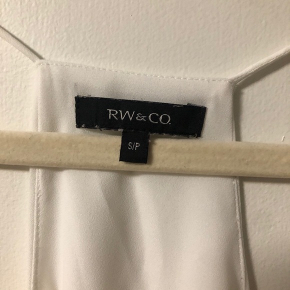 RW&Co white tank - Picture 3 of 3